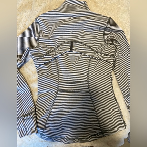 Lululemon Define Jacket 4 - Picture 2 of 3